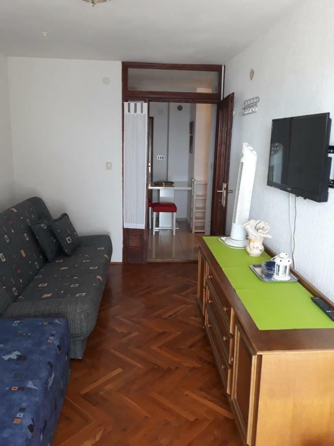 Apartman Grospic 2 세사리카 외부 사진