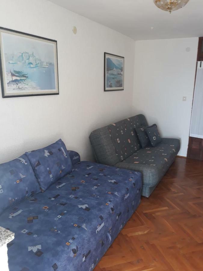Apartman Grospic 2 세사리카 외부 사진